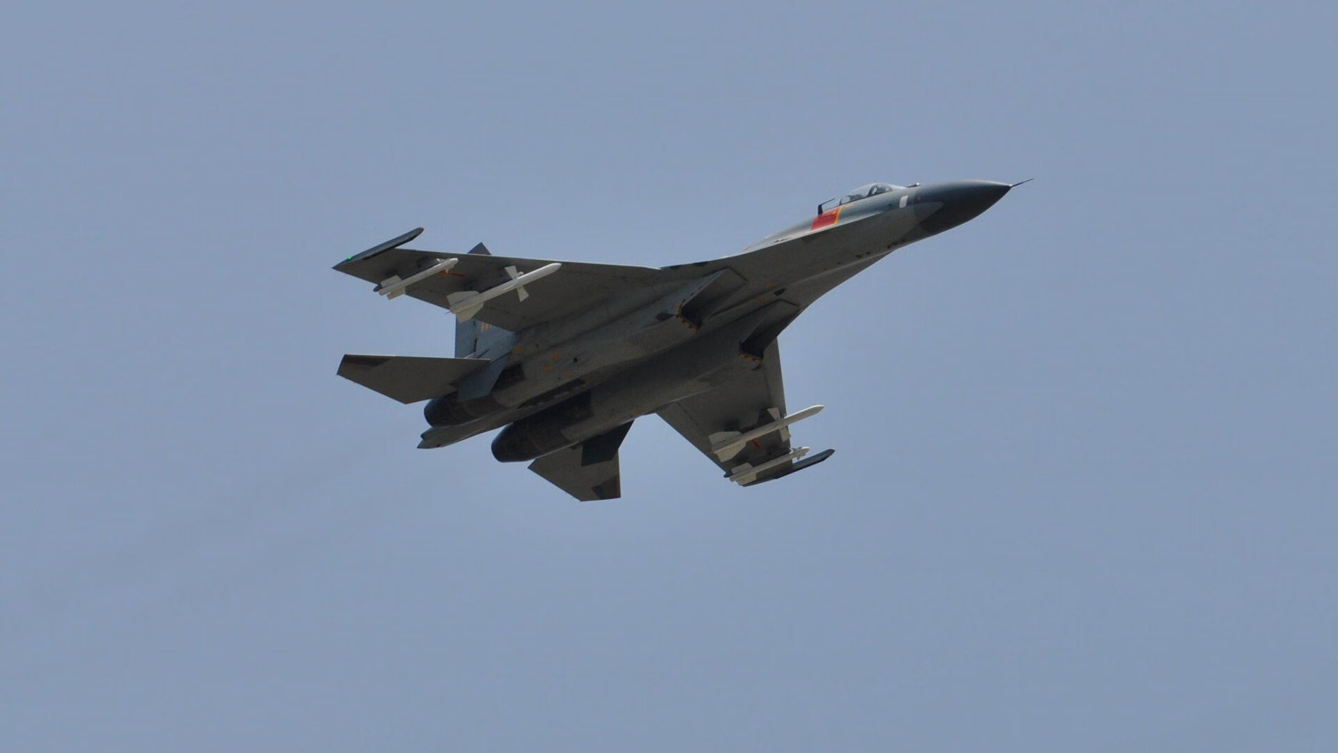 “基层青训高速推进，基层足球蹿升新高度”，青年基层锻炼